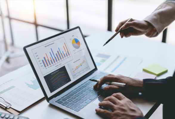businesspeople-analyzing-2023-11-27-05-15-32 Urh. AmnajKhetsamtip web businesspeople-analyzing-2023-11-27-05-15-32 Urh. AmnajKhetsamtip web