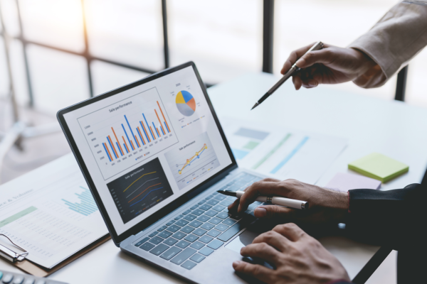 businesspeople-analyzing-2023-11-27-05-15-32 Urh. AmnajKhetsamtip web businesspeople-analyzing-2023-11-27-05-15-32 Urh. AmnajKhetsamtip web